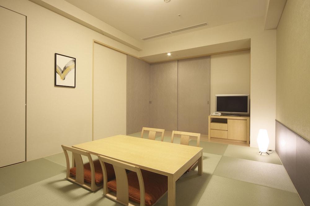 Urayasu Spa & Hotel Maihama Eurasia מראה חיצוני תמונה