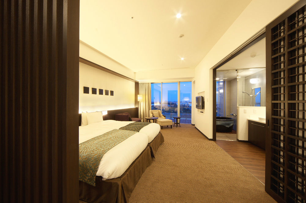 Urayasu Spa & Hotel Maihama Eurasia מראה חיצוני תמונה