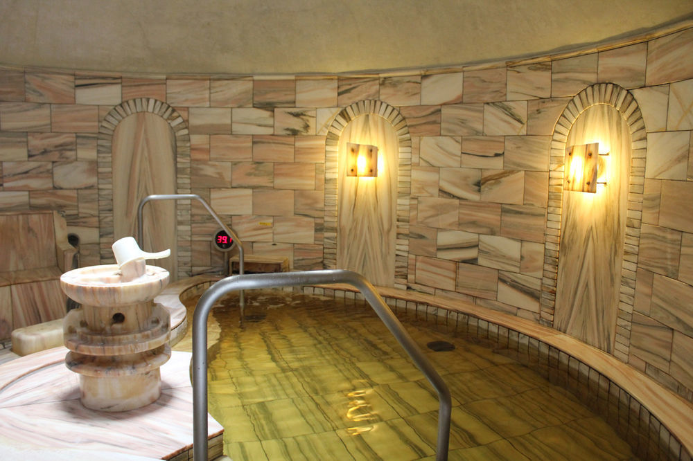 Urayasu Spa & Hotel Maihama Eurasia מראה חיצוני תמונה