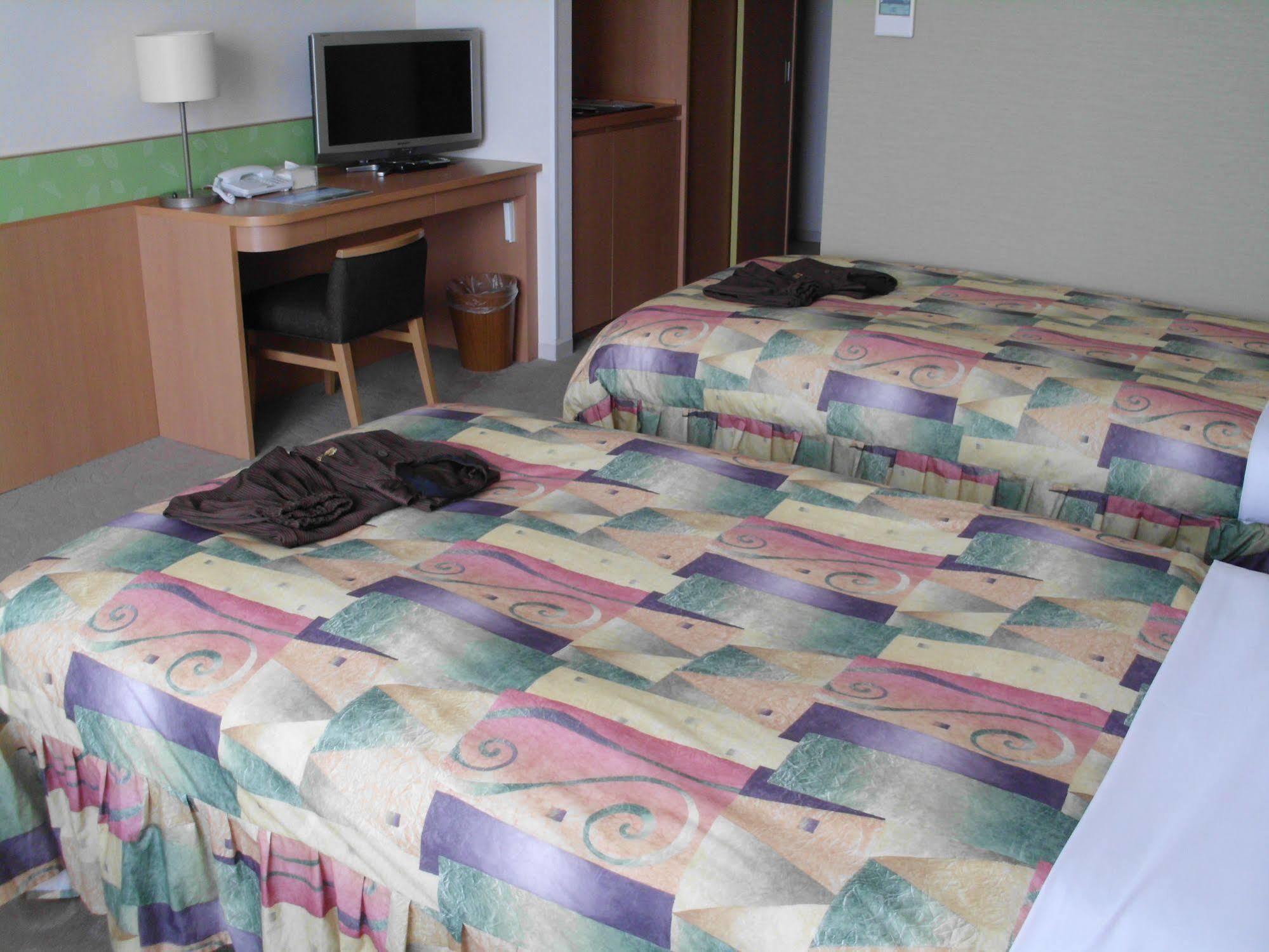 Urayasu Spa & Hotel Maihama Eurasia מראה חיצוני תמונה