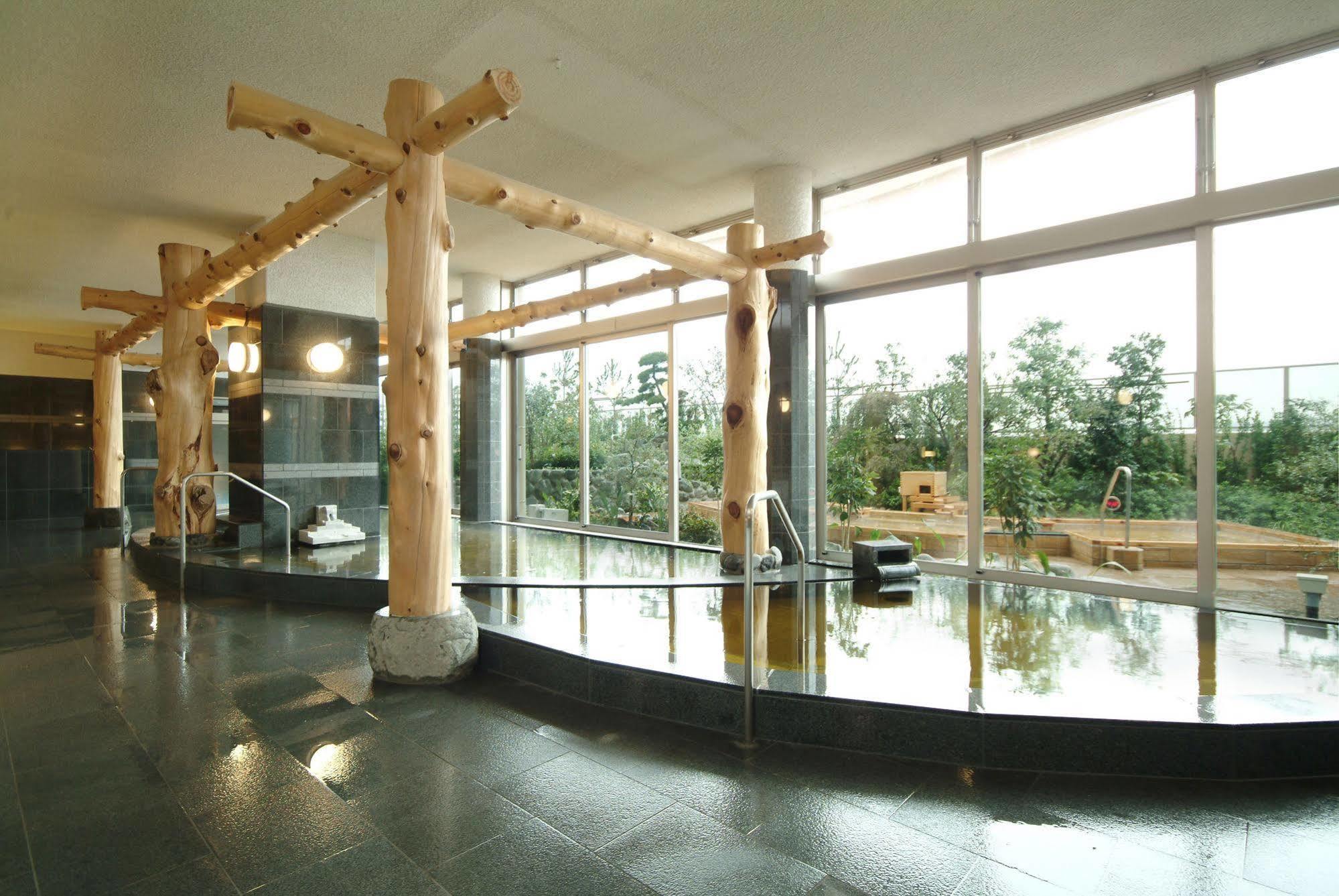 Urayasu Spa & Hotel Maihama Eurasia מראה חיצוני תמונה